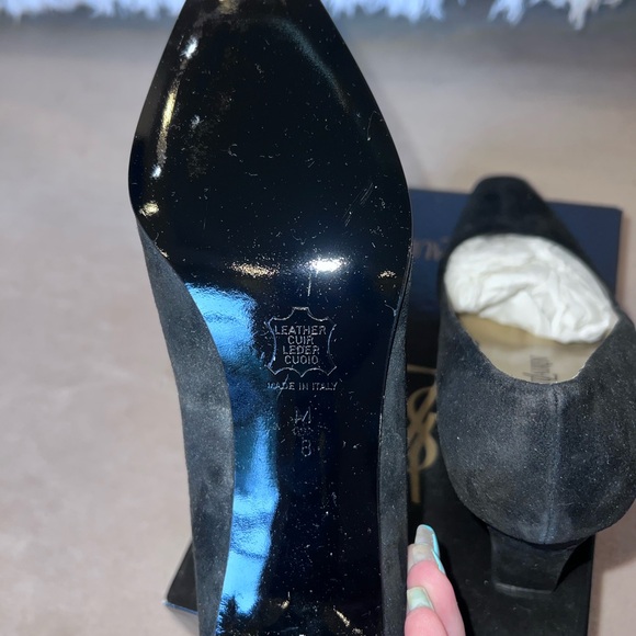 Yves Saint Laurent Classic Black Heels - Picture 4 of 5